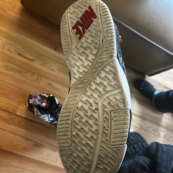 LeBron 2 Nike size 12 beast - Picture 2 of 4